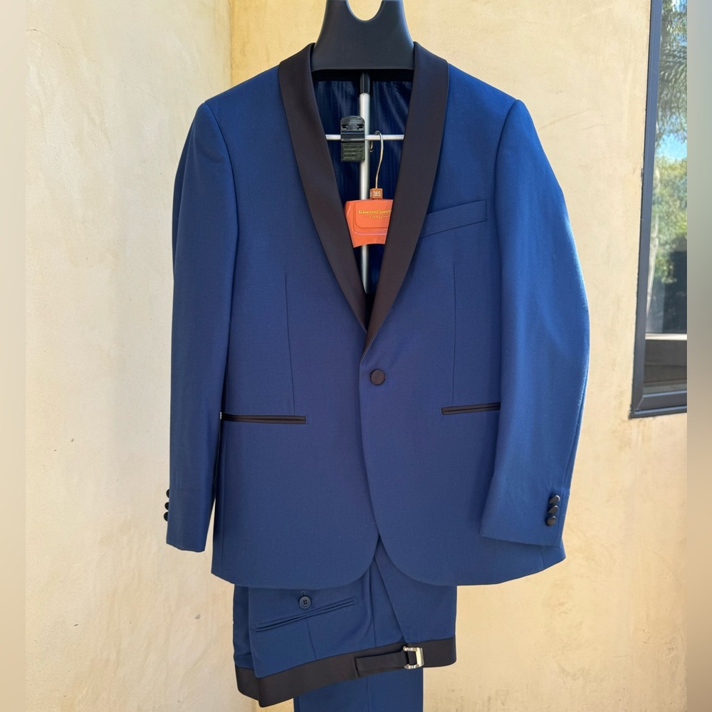NWO Giorgio Fiorelli Blue Tuxedo Suit size 36S
